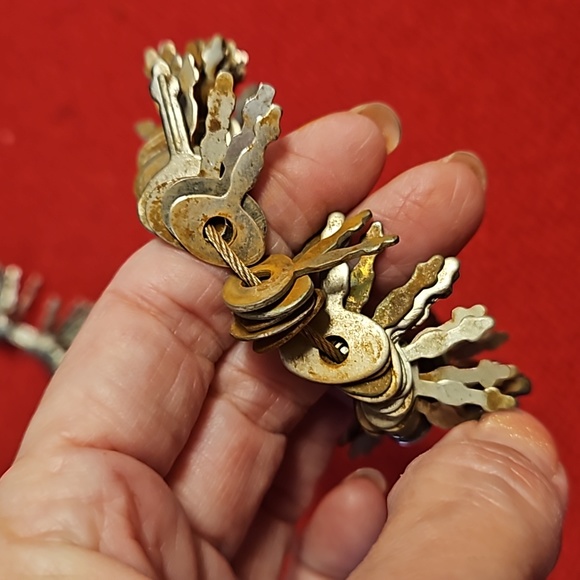 Silvertone luggage diary baggage locket keys craft artwork collage DIY Pinterest - Picture 3 of 6